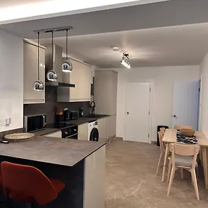 Aya's Snaresbrook Apartment London
